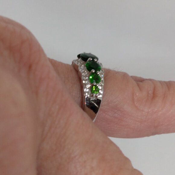 Beautiful Russian chrome diopside band ring - Picture 7 of 9